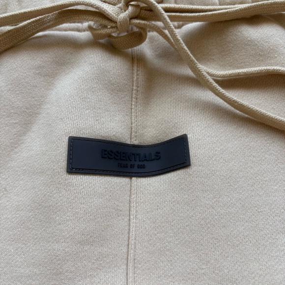 Fear of God Essentials Cream Sweatpants - Picture 4 of 5